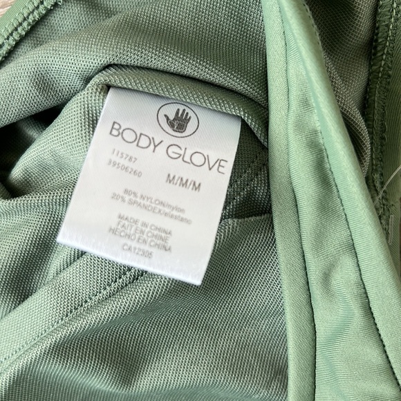 Body glove Pam one piece, new with tags - Picture 10 of 17